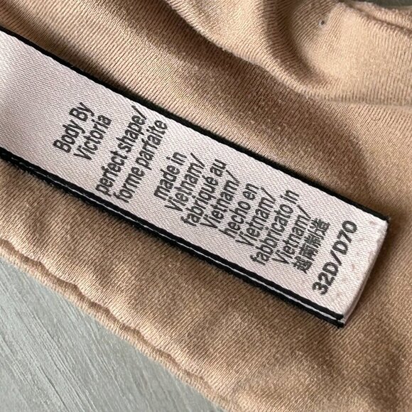 Victoria's Secret Perfect Shape Smooth Bra T-Shirt Bra Size 32 D Bodycon Push Up - Picture 7 of 12